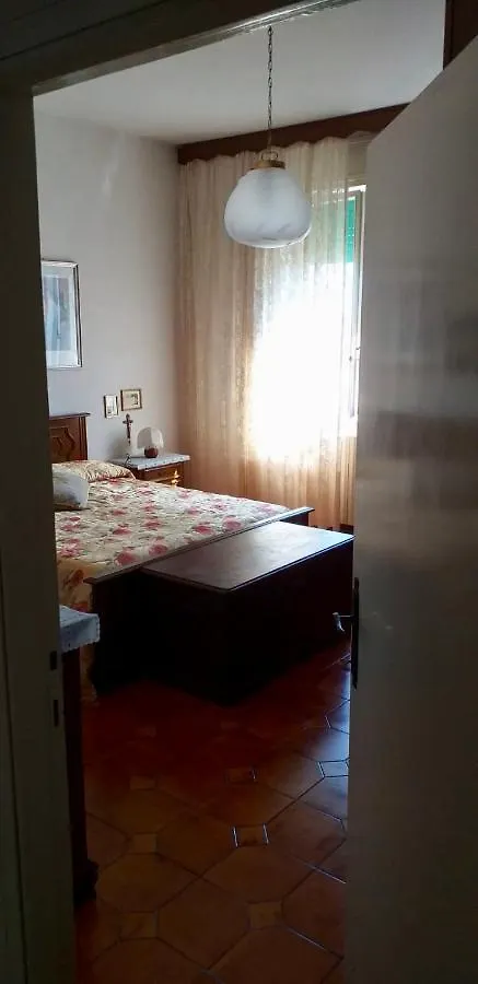 Via Serri 12 Appartamento Follonica 0*,  Italië