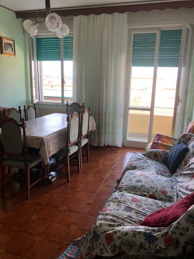Via Serri 12 Appartamento Follonica Italy