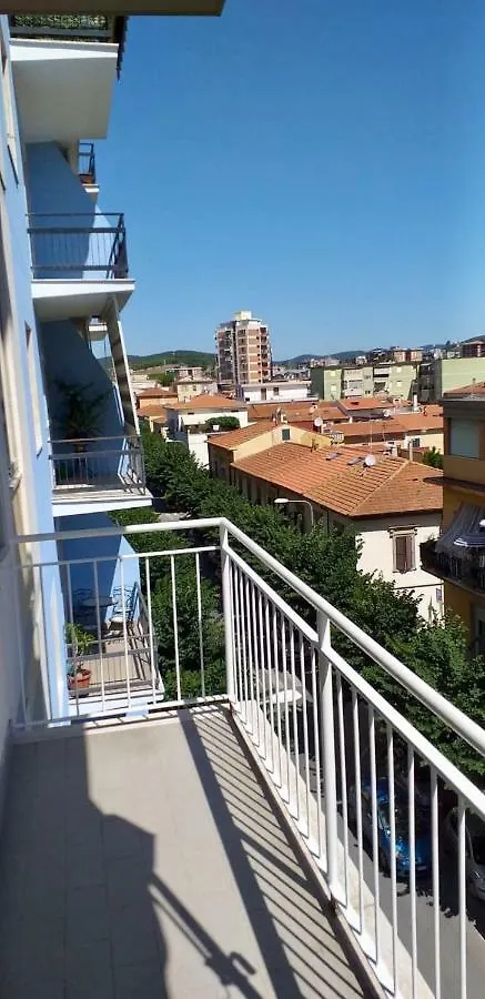 Via Serri 12 Appartamento Follonica